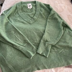 Aerie So Soft Vneck sweater size XL 💚